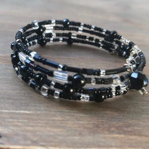 Black and white beaded bracelet